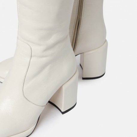 White vintage leather high top boot Cetus