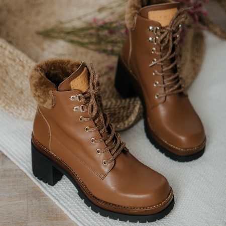 Brown leather ankle boots Moon
