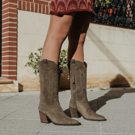 Cowboy suede taupe boot Given